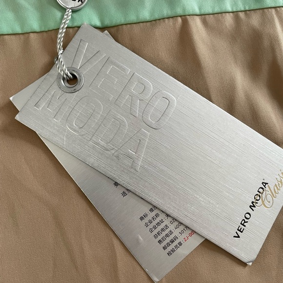 Vero fashion Classic women’s blouse black, carmelite and green size S - Picture 9 of 9